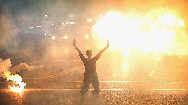 El gobernador de Misuri moviliza a la Guardia Nacional ante los disturbios en Ferguson