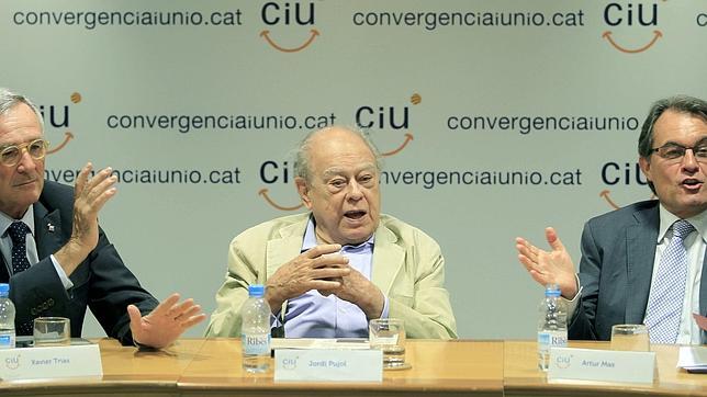El alcalde de Barcelona, Xavier Trias con Jordi Pujol y el presidente de la Generalitat, Artur Mas