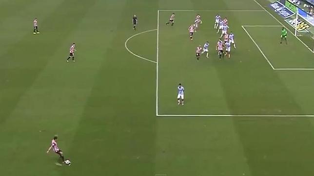 Mateu Lahoz anula un golazo de cabeza a Gorka Iraizoz