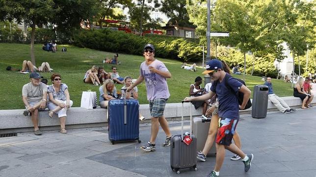 Madrid suma hasta julio su récord de turistas y pernoctaciones