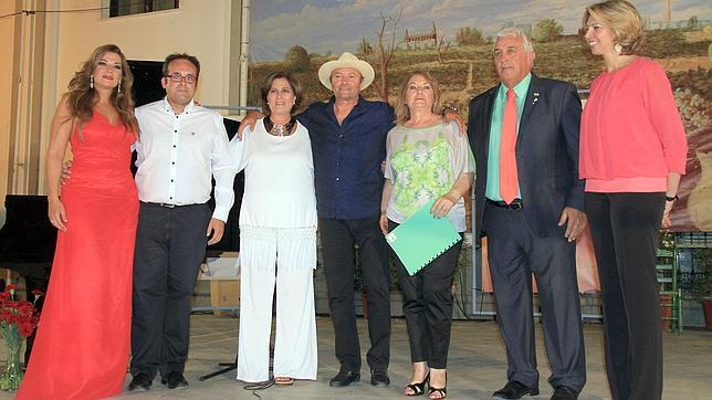 Amador Mohedano rinde un homenaje a Rocío Jurado el día que Ortega Cano sale de la cárcel