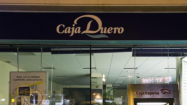 Las cajas han reducido su plantilla en 45.484 personas en cuatro años, según CC.OO
