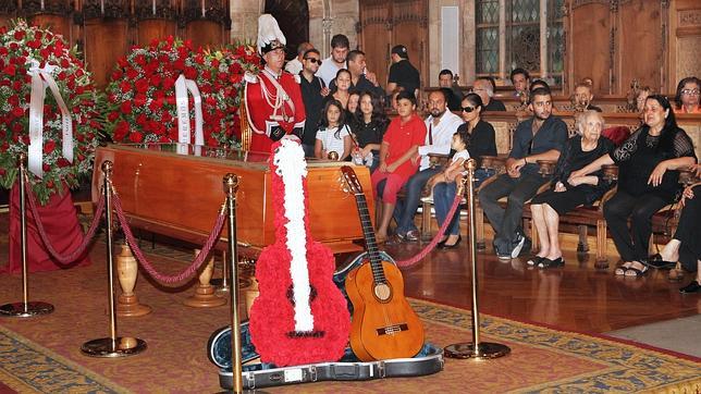 Peret será enterrado a ritmo de «No estaba muerto, estaba de parranda» en Mataró