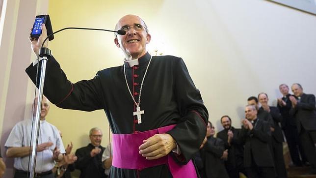 Osoro llama en directo a Cañizares en su despedida: «Antonio tienes a mucha gente que te espera y te quiere, voy a pedirles un aplauso a todos»