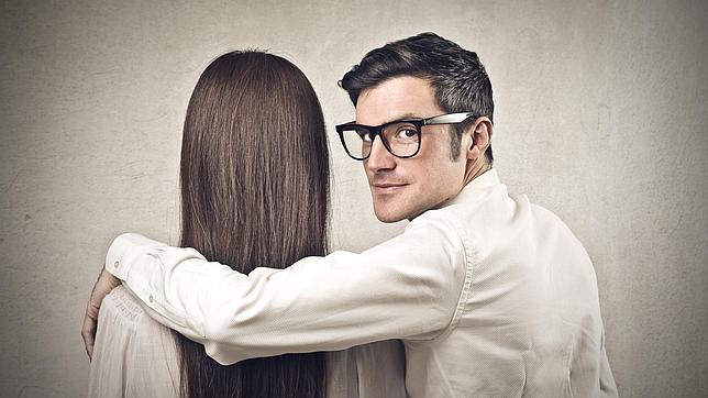 Los hombres bajos duran más... en el matrimonio