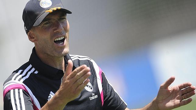 Zidane, denunciado por «ejercer de entrenador sin la titulación requerida»