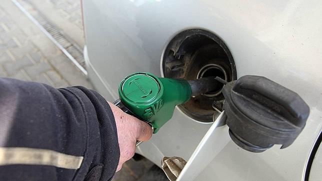 Cinco consejos para ahorrar hasta un 10% combustible en el regreso de vacaciones
