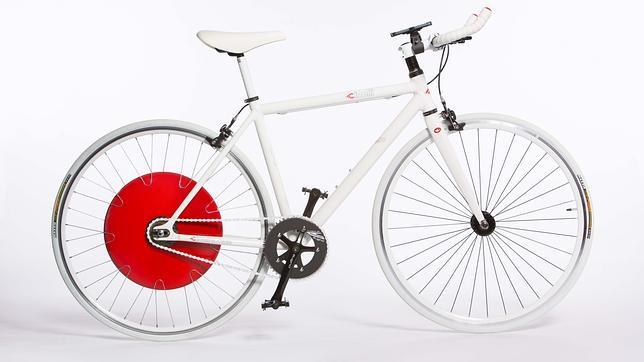 Una rueda convierte una bicicleta común en una eléctrica