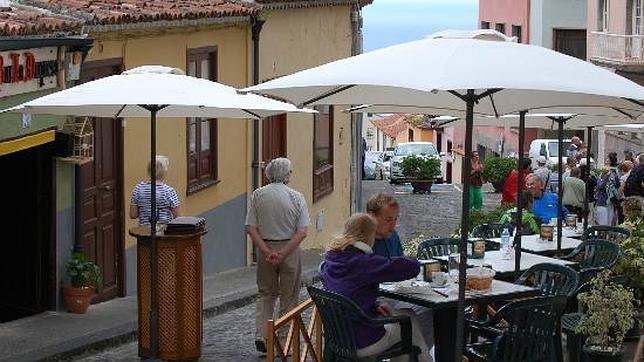 La terraza de La Duquesa, en una calle con encanto