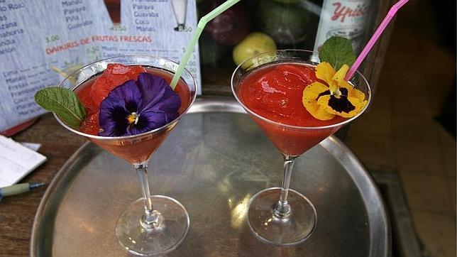 Diseñan un robot que elabora cócteles