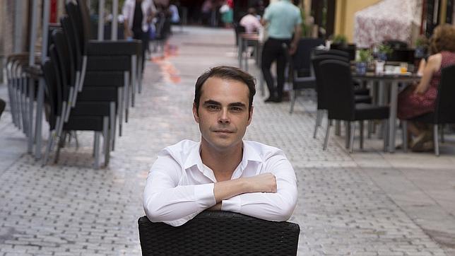 El diseñador durante una entrevista con ABC