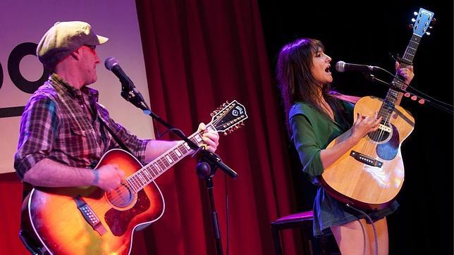 Amaral retira de YouTube «Hacia lo Salvaje» tras un supuesto caso de tráfico de tortugas para su grabación