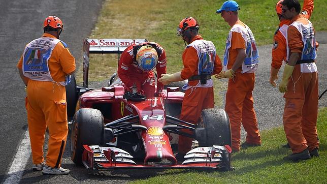 Primer abandono de Alonso en 2014