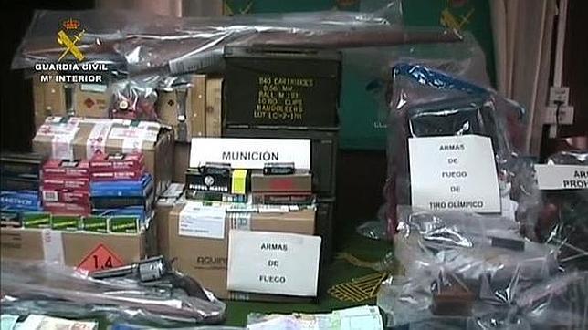 Detienen a dos hombres por distribuir munición de guerra en España