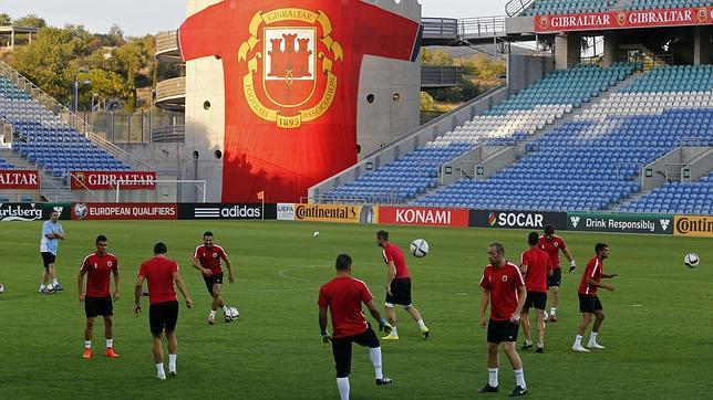 Gibraltar hace su debut oficial