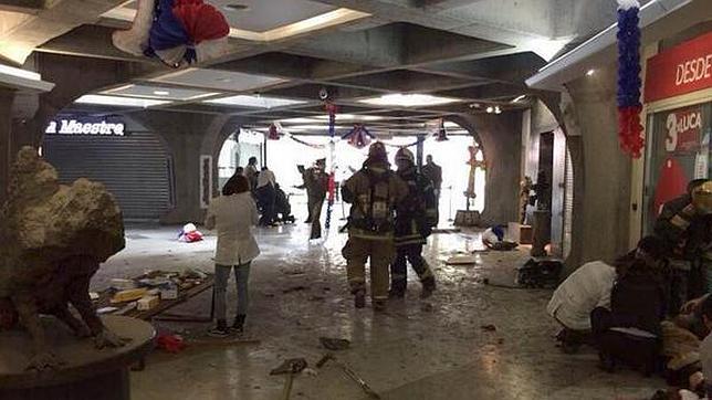 Un atentado terrorista en un centro comercial causa catorce heridos en Santiago de Chile