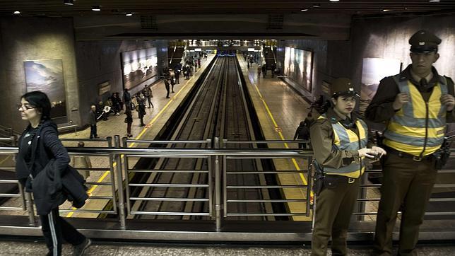 Una cámara captó imágenes del supuesto autor del atentado en Chile