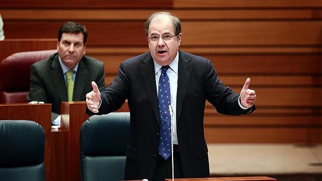 Juan Vicente Herrera, durante su intervención en el pleno de las Cortes de Castilla y León