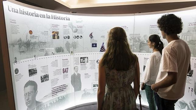 Una original exposición recorre la vida de Álvaro del Portillo en cifras