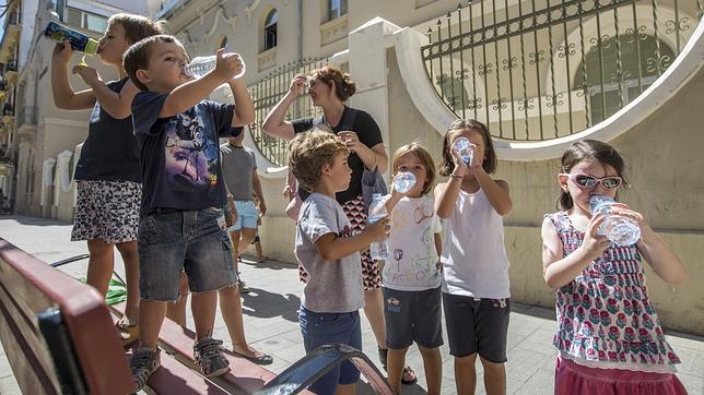 Las protestas por el calor en las clases se transforman en motín
