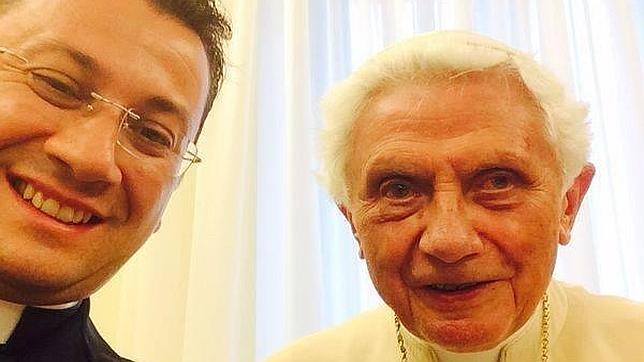 El primer selfie de Benedicto XVI