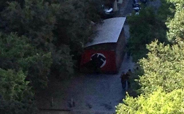 Los Ultra Sur decoran con una esvástica uno de sus bares ante el derbi