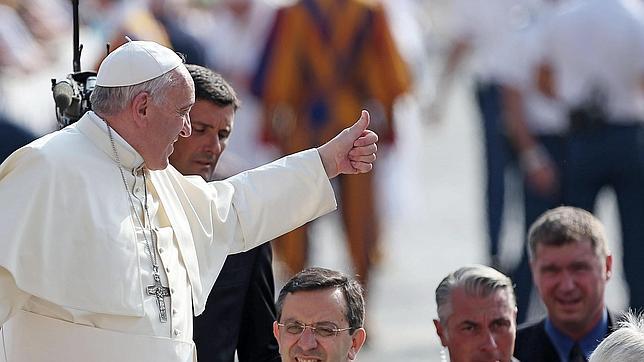 El Papa grita en el gigantesco cementerio militar italiano: «¡La guerra es una locura!»
