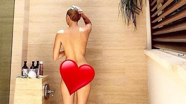Miley Cyrus sube una foto desnuda a «Instagram»