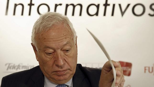 Margallo no descarta la suspensión de la autonomía para evitar la consulta catalana