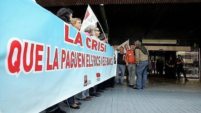 Los funcionarios valencianos cobrarán en enero parte de la paga extra suprimida en 2012