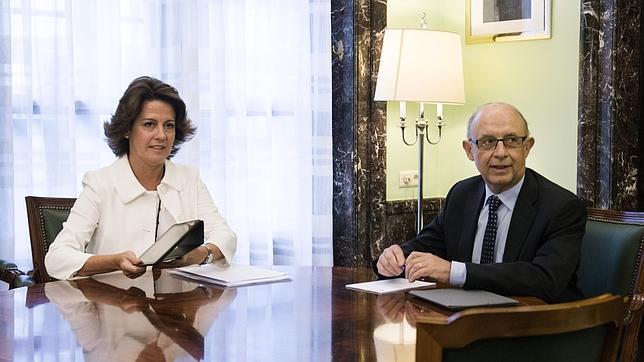 El Gobierno responde al debate sobre el autogobierno de Navarra con recursos