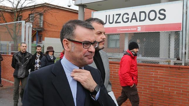 El alcalde de Parla, acosado por los escándalos, confirma que se marcha