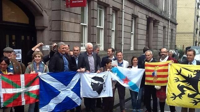 Compromís: con falda y cuatribarrada en apoyo a la indenpendencia escocesa