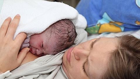 La Asociación Española de Pediatría presenta una guía práctica para padres