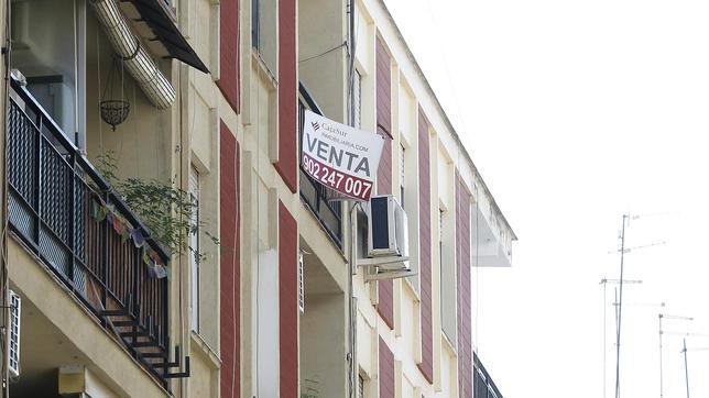 Fitch afirma que la caída del precio de la vivienda en España está llegando a su fin