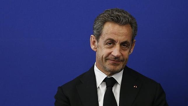 Nicolas Sarkozy vuelve a la primera línea política y peleará por liderar la UMP