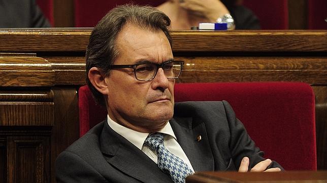 Mas pedirá al Constitucional que levante la suspensión de la consulta