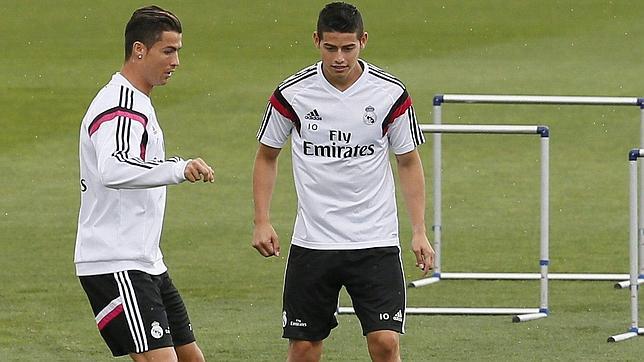 El Madrid cambia al 4-4-2 en Riazor para recibir menos goles