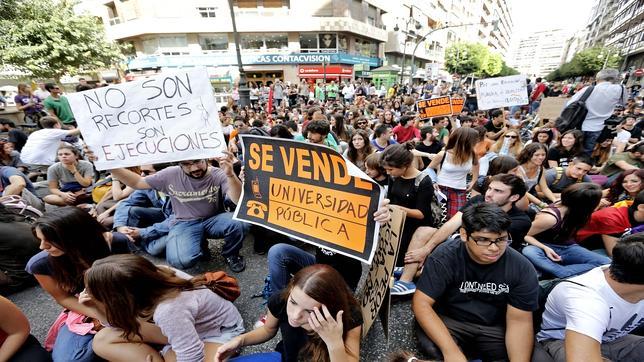 UGT planea «llenar el Bernabéu» antes de las elecciones contra la política educativa del PP