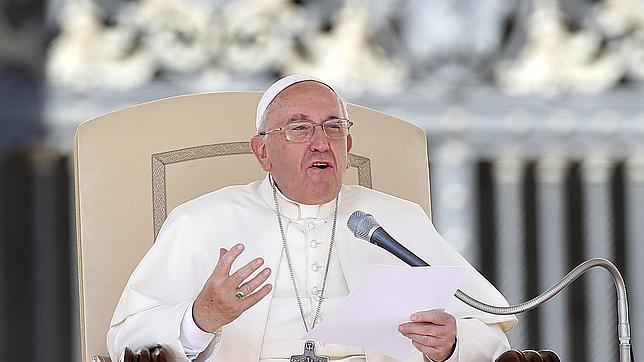 El Papa crea una comisión para estudiar la reforma del proceso matrimonial canónico