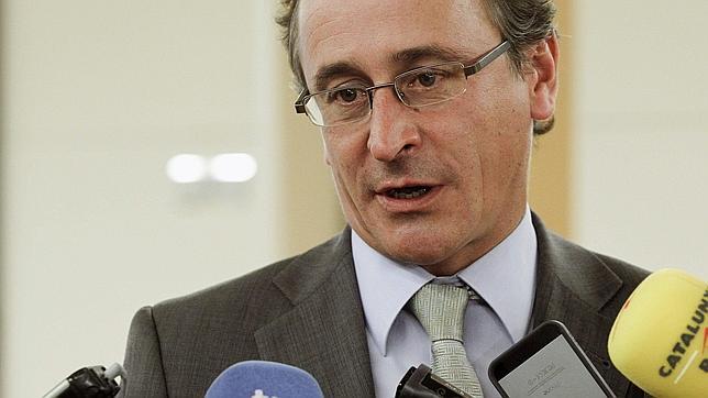 El PP pide a Mas que no se haga «el interesante» y le acusa de tener una «actitud pueril»