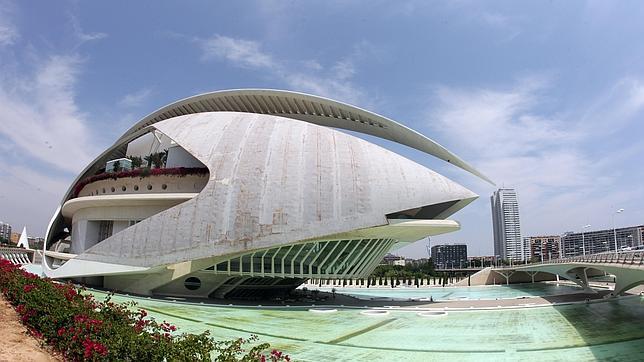 La Generalitat acuerda con Calatrava la reposición del trencadís del Palau de les Arts