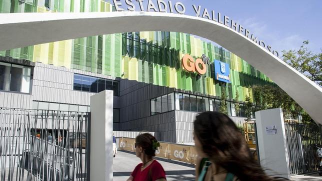 El polideportivo de Vallehermoso abre tras seis años de obra