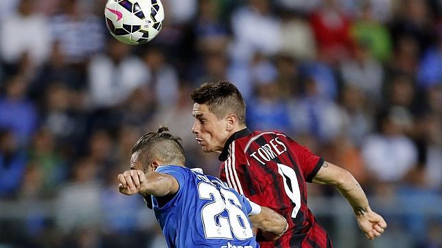 Fernando Torres marca su primer gol con el Milán