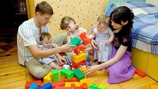 Este es el perfil de las niñeras que quieren las familias