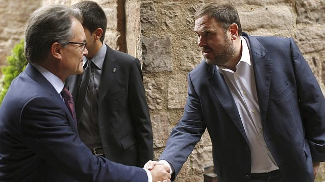 Penalistas coinciden en que Mas podría ser juzgado por desobediencia y prevaricación