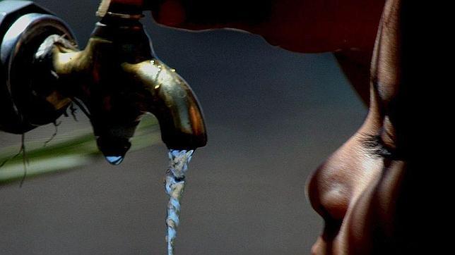 La toxicidad del agua deja ya sin suministro a más de 5.000 habitantes en Aragón