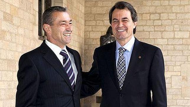 El gobierno canario busca cobertura legal para su consulta antipetrolera con dos nuevos decretos