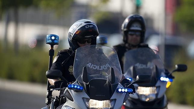 Dos policías acuden a San Chinarro (Madrid) alertados por un tiroteo