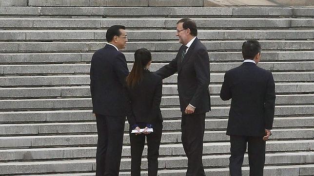El presidente del Gobierno español, Mariano Rajoy fue recibido por el primer ministro chino Li Keqiang